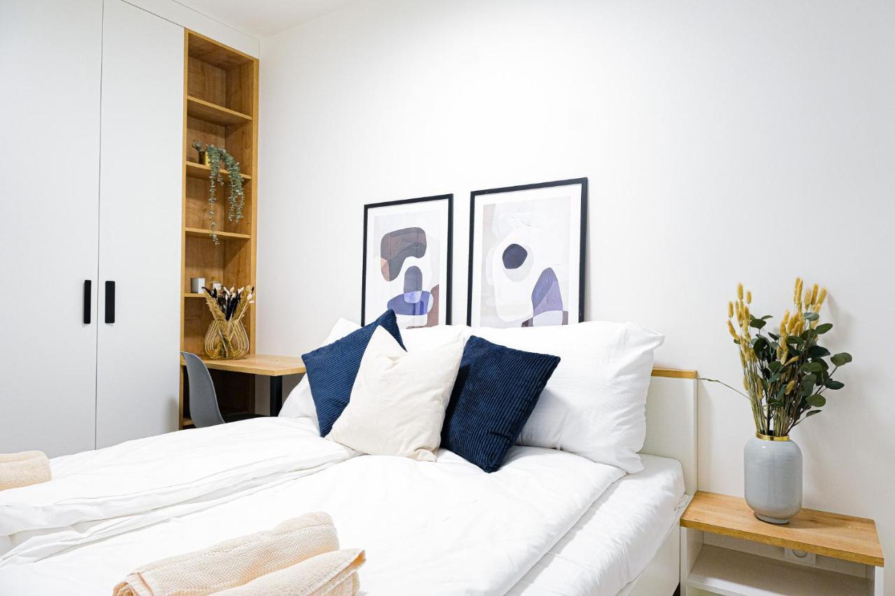 Mymozart Apartments Prague By Rentero Property Екстериор снимка