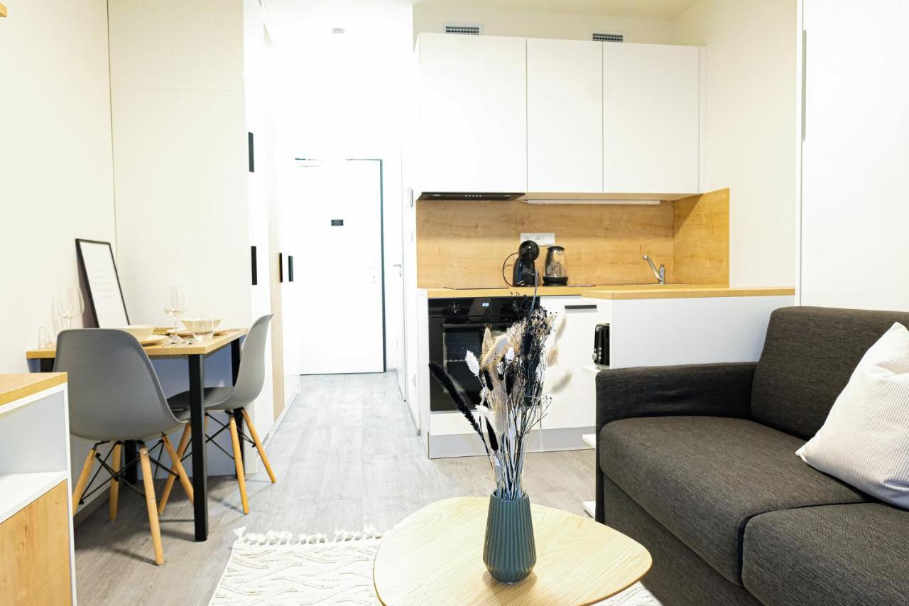 Mymozart Apartments Prague By Rentero Property Екстериор снимка