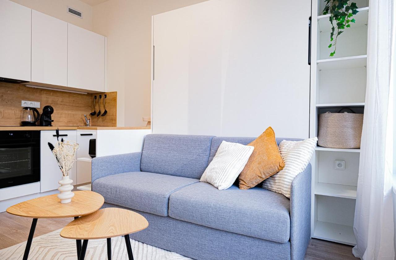 Mymozart Apartments Prague By Rentero Property Екстериор снимка