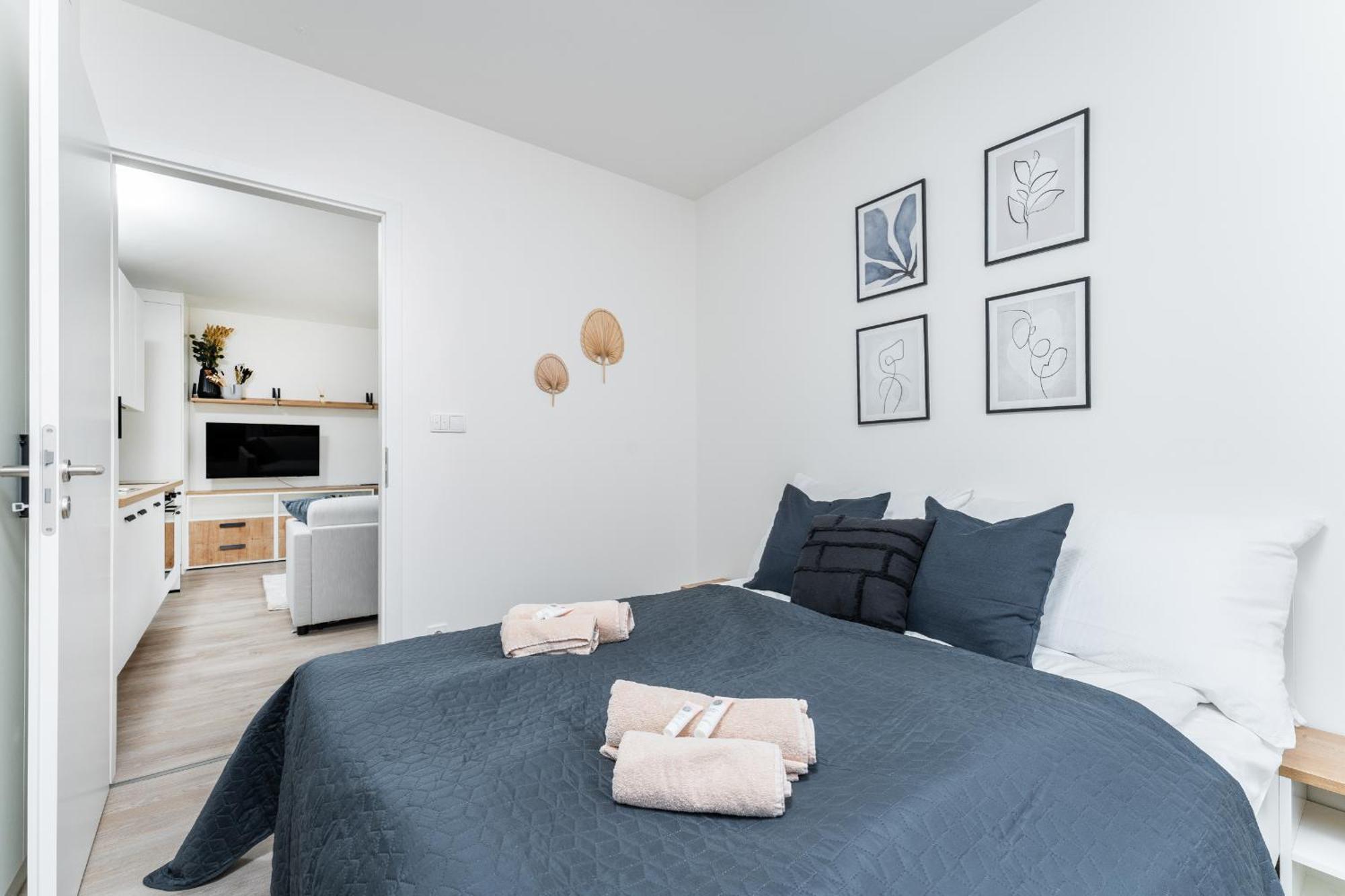Mymozart Apartments Prague By Rentero Property Екстериор снимка