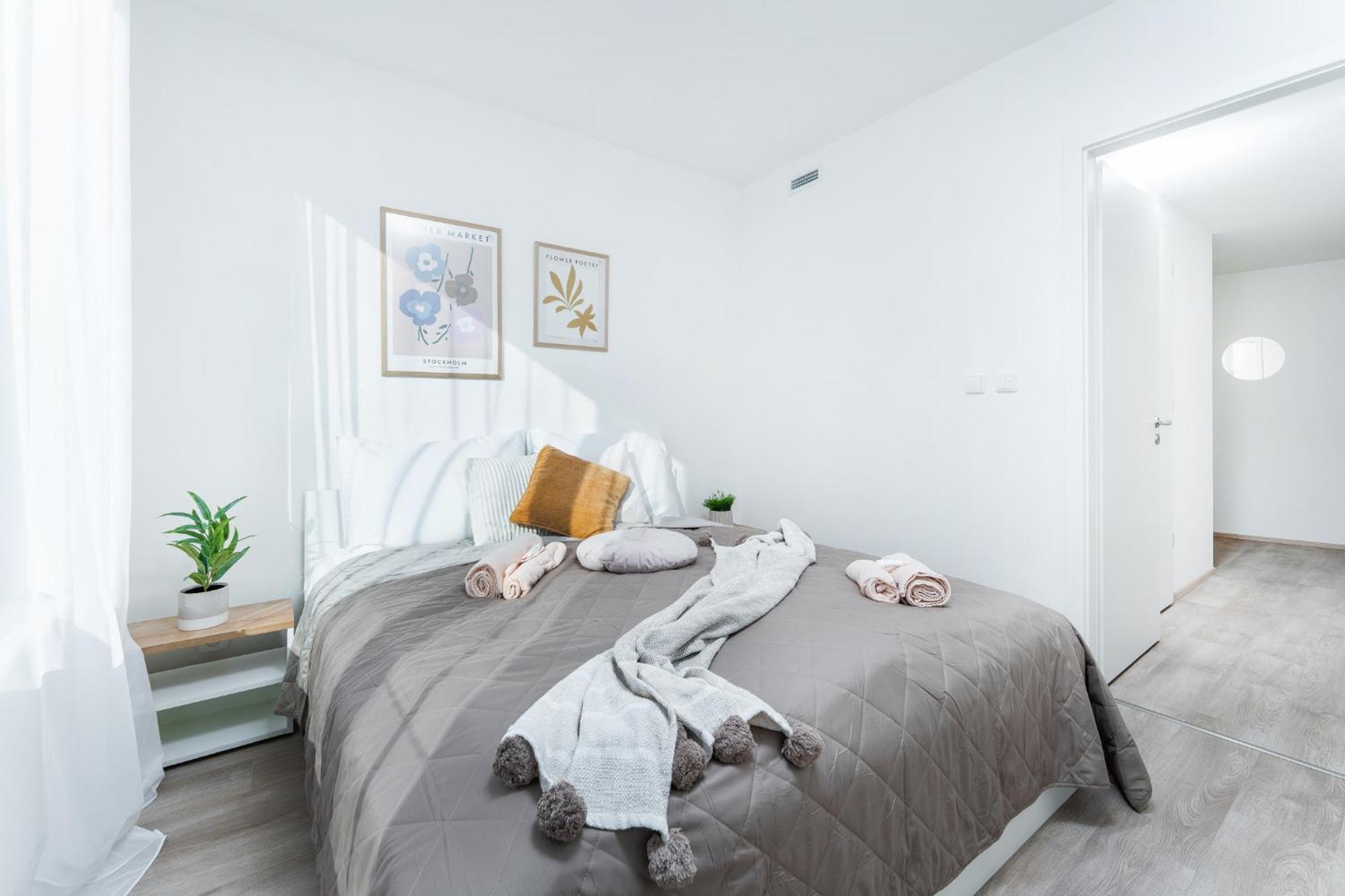 Mymozart Apartments Prague By Rentero Property Екстериор снимка